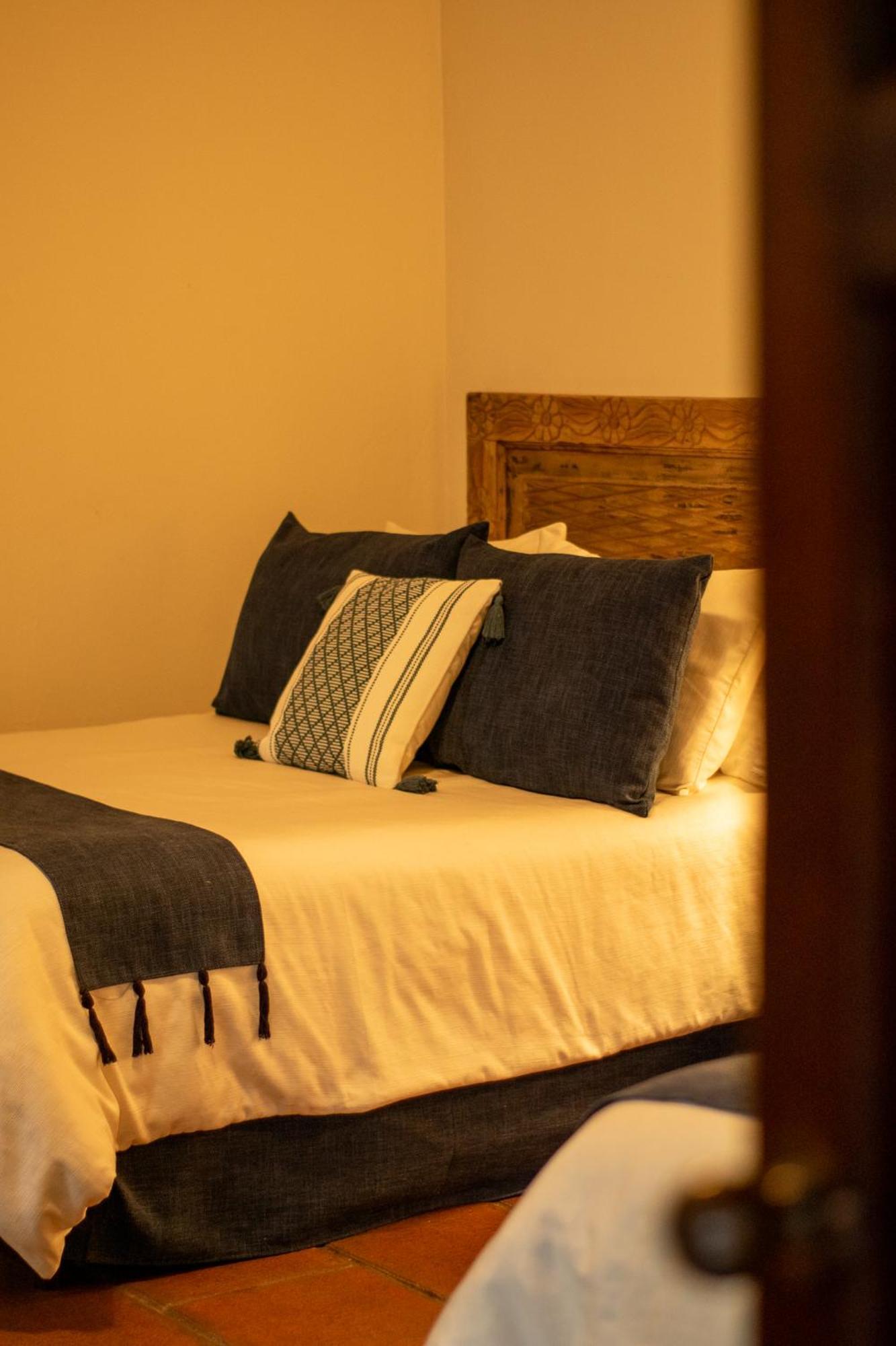 אנטיגואה גואטמלה Hotel La Villa Serena חדר תמונה